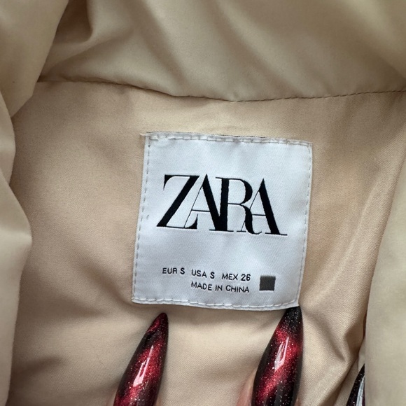 Zara Women's Beige Puffer Jacket - Picture 3 of 10